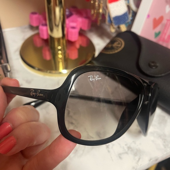 Used Ray-Bans - Picture 5 of 7